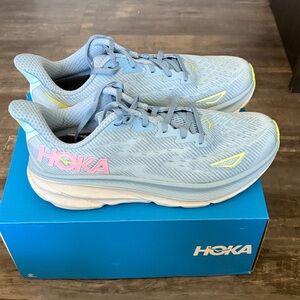 Hoka Clifton 9